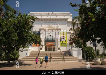 Family going to the Natural History Museum in Balboa Park, San Diego Stock Photo