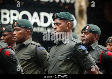 Brisbane, Australia. 25th Apr, 2022. Army service people marching Brisbane during the parade. Current and retired service people, students and many others marched through the streets during the Brisbane City ANZAC Day Parade as many onlookers gathered to spectate and pay respects.ANZAC day is a commemorative public holiday in remembrance of 'Australian and New Zealand service people'. Credit: SOPA Images Limited/Alamy Live News Stock Photo