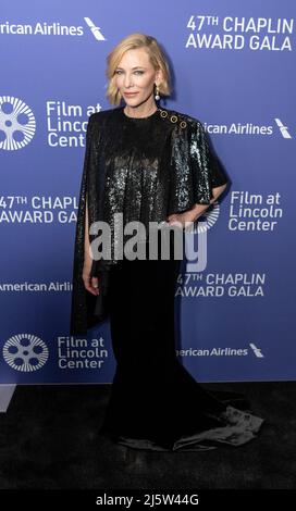 Cate Blanchett Shines at Oscars 2023 in Louis Vuitton Dress – WWD