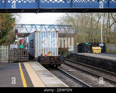 Containers pass through Melton Mowbray Railway Station Stock Photo