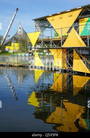 Temporärer Pavillon auf dem Olympiasee zum 50-jährigen Jubiläum Sport im Olympiapark München Stock Photo