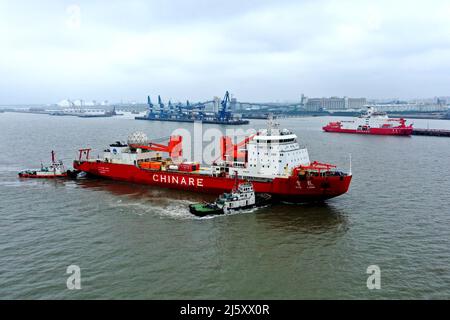 (220426) -- SHANGHAI, April 26, 2022 (Xinhua) -- China's research icebreaker Xuelong arrives in east China's Shanghai, on April 26, 2022. China's research icebreaker Xuelong, or Snow Dragon, returned to Shanghai on Tuesday, marking the end of the country's 38th Antarctic expedition.Two icebreakers participated in the 174-day Antarctic expedition, with the Xuelong 2 arriving in Shanghai six days ago. (Polar Research Institute of China/Handout via Xinhua) Stock Photo