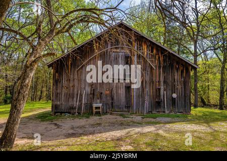 Durham, North Carolina, USA - April 13, 2022:  Old barn on the Bennehan Property. Stock Photo