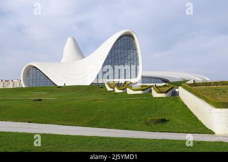 Heydar Aliyev Center, (designed by Iraqi-British architect Zaha Hadid), Heydər Əliyev Mərkəzi, Baku, Bakı, Absheron Peninsula, Azerbaijan, Azərbaycan Stock Photo