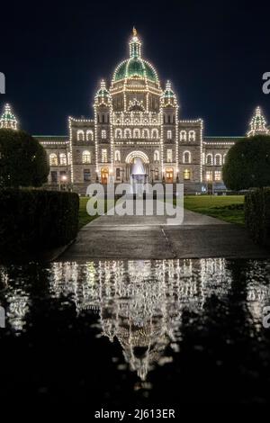 British Columbia Parliament Buildings at night in Victoria, Vancouver Island, British Columbia, Canada Stock Photo