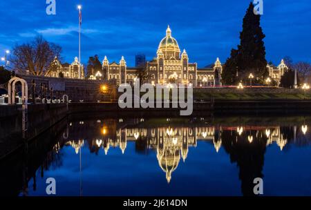 British Columbia Parliament Buildings at night in Victoria, Vancouver Island, British Columbia, Canada Stock Photo