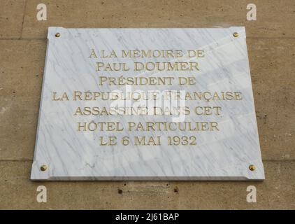 Commemorative plaque devoted to French President Paul Doumer on the Hôtel Salomon de Rothschild in Paris, France. President Paul Doumer was assassinated at this place by Russian émigré Paul Gorguloff (also spelled as Pavel Gorgulov) on 6 May 1932. Stock Photo