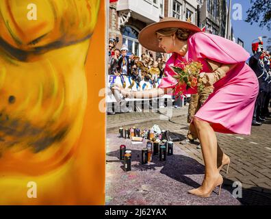 2022-04-27 11:33:42 MAASTRICHT - Queen Maxima during King's Day in Maastricht. After two silent corona years, the Dutch celebrate King's Day as usual. ANP POOL REMKO DE WAAL netherlands out - belgium out Stock Photo