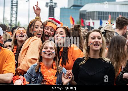 2022-04-27 14:05:20 AMSTERDAM - Festival visitors during Kingsland Festival in the RAI. It is the first time since 2019 that Kingsland can continue again. ANP PAUL BERGEN netherlands out - belgium out Stock Photo