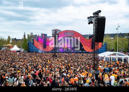 2022-04-27 14:18:46 AMSTERDAM - Festival visitors during Kingsland Festival in the RAI. It is the first time since 2019 that Kingsland can continue again. ANP PAUL BERGEN netherlands out - belgium out Stock Photo