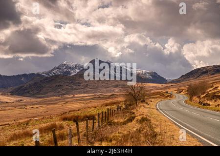 Snow capped Snowdon mountain, Snowdonia, North Wales Stock Photo