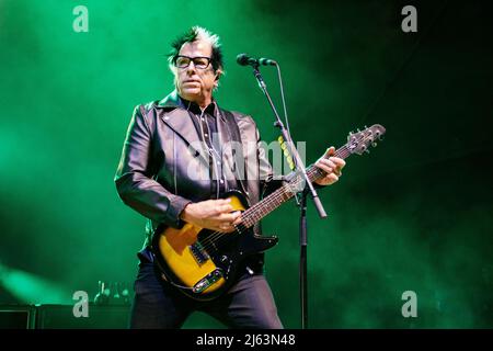 April 26, 2022, San Diego, California, U.S: Noodles of The Offspring perform onstage at CalCoast Credit Union Open Air Theatre at SDSU in San Diego. (Credit Image: © Marissa Carter/ZUMA Press Wire) Stock Photo