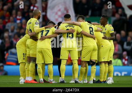 Liverpool, UK. 27th Apr, 2022. Villarreal CF players have a team huddle prior to kick off. UEFA Champions league, semi final 1st leg match, Liverpool v Villarreal at Anfield Stadium in Liverpool on Wednesday 27th April 2022. this image may only be used for Editorial purposes. Editorial use only, license required for commercial use. No use in betting, games or a single club/league/player publications. pic by Chris Stading/Andrew Orchard sports photography/Alamy Live news Credit: Andrew Orchard sports photography/Alamy Live News Stock Photo