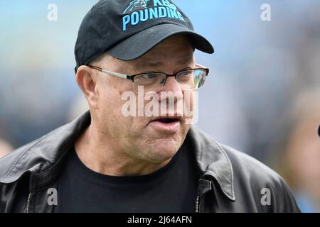 Charlotte, USA. 03rd July, 2018. Carolina Panthers owner David Tepper on the sideline as the team warms up prior to playing the New Orleans Saints on December 29, 2019, at at Bank of America Stadium in Charlotte, N.C. (Photo by David T. Foster III/Charlotte Observer/TNS/Sipa USA) Credit: Sipa USA/Alamy Live News Stock Photo