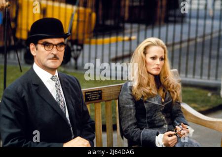 STANLEY BAKER, URSULA ANDRESS, PERFECT FRIDAY, 1970 Stock Photo