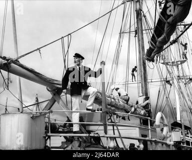 RALPH RICHARDSON, OUTCAST OF THE ISLANDS, 1952 Stock Photo