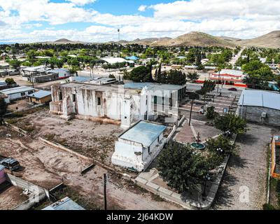 Aerial view of the mission of Nuestra Señora de la Soledad de los Janos. San Felipe and Santiago de Janos, Chihuahua, Mexico, military church, restoration Arch. José Arturo Martínez Lazo. Janos is a town in the Mexican state of Chihuahua, located near the border with the United States and the state of Sonora. (Photo by Luis Gutierrez Norte Photo)  Vista aerea de misión de Nuestra Señora de la Soledad de los Janos. San Felipe y Santiago de Janos, Chihuahua, México, iglesia castrense, restauración Arq. José Arturo Martínez Lazo. Janos es un pueblo del estado mexicano de Chihuahua, localizado cer Stock Photo