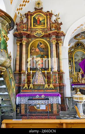 Seitenaltar, Kirche St. Johannes der Taeufer, Moosbach, Allgaeu, Bayern, Deutschland Stock Photo