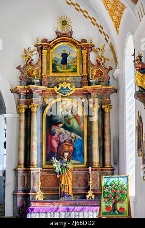 Seitenaltar, Kirche St. Johannes der Taeufer, Moosbach, Allgaeu, Bayern, Deutschland Stock Photo