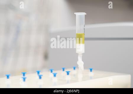Vacuum Solid Phase extraction SPE manifold with catridge for sample ...