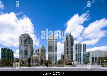 Transcending arch monument at the Philip A. Hart Plaza, downtown Detroit, Michigan, USA, with view of skyscrapers Stock Photo