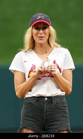 St Louis, USA. 28th Apr, 2022. Comedian Nikki Glaser prepares to throw a ceremonial first pitch before the Arizona Diamondbacks-St. Louis Cardinals baseball game at Busch Stadium in St. Louis on Thursday, April 28, 2022. Photo by Bill Greenblatt/UPI Credit: UPI/Alamy Live News Stock Photo