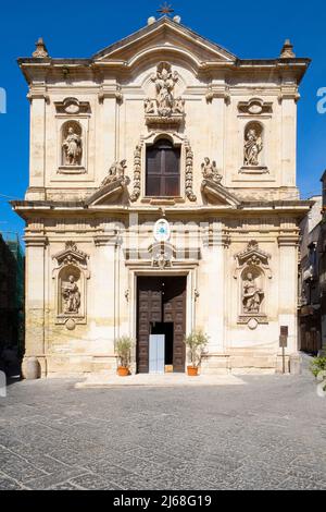Basílica Catedral de San Cataldo (Cattedrale San Cataldo) dedicated to Saint Catald, Piazza Duomo, Taranto, Salento, Apulia (Puglia) Italy. The Cathed Stock Photo