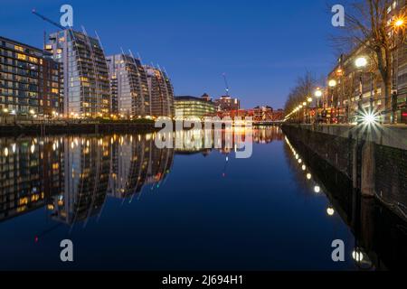NV Apartments and The Detroit Swing Bridge at night, Huron Basin, Salford Quays, Greater Manchester, England, United Kingdom Stock Photo
