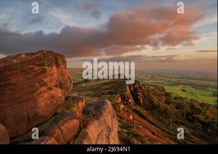 The Gritstone trail leading towards Hen Cloud at The Roaches, Peak District, Staffordshire, England, United Kingdom, Europe