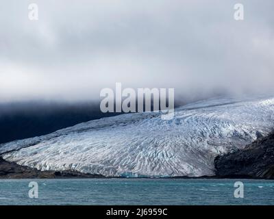 Ice and snow covered mountains with glaciers in King Haakon Bay, South Georgia, South Atlantic, Polar Regions Stock Photo