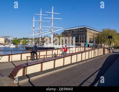 Prince Street Bridge by the Arnolfini Gallery on Bristol's Floating Harbour UK Stock Photo