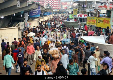 Dhaka, Bangladesh. 29th Apr, 2022. Ferries packed with homebound travelers are seen at Sadarghat Launch Terminal in Dhaka, Bangladesh, April 29, 2022. As Eid-ul-Fitr estival is drawing near, hundreds of thousands of Bangladeshi capital dwellers have streamed out of the city to join the festival with their kith and kin in village homes. Bangladesh Muslims will celebrate Eid-ul-Fitr. Photo by Habibur Rahman/ABACAPRESS.COM Credit: Abaca Press/Alamy Live News Stock Photo