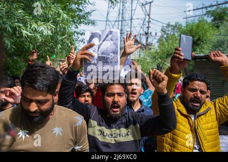 Kashmiri Shiite Muslims shout pro Palestine and anti Israel slogans ...
