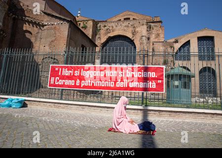Rome, Italy. 29th Apr, 2022. April 29, 2022, Rome, Italy: A Muslim girl prays during the last days of Ramadan in Rome  (Credit Image: © Matteo Nardone/Pacific Press via ZUMA Press Wire) Credit: ZUMA Press, Inc./Alamy Live News Stock Photo