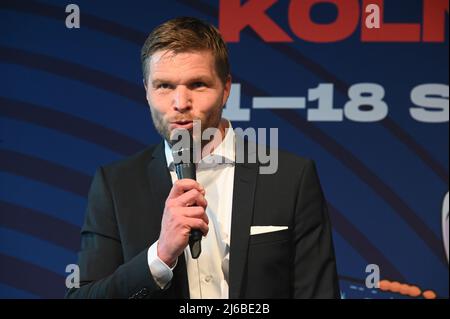 29 April 2022, North Rhine-Westphalia, Cologne: Moderator Konstantin Klostermann at the press conference for the European Men's Basketball Championship FIBA EuroBasket 2022 which will take place from 01-18.09.2022 in the LanxessArena in Cologne. Photo: Horst Galuschka/dpa Stock Photo