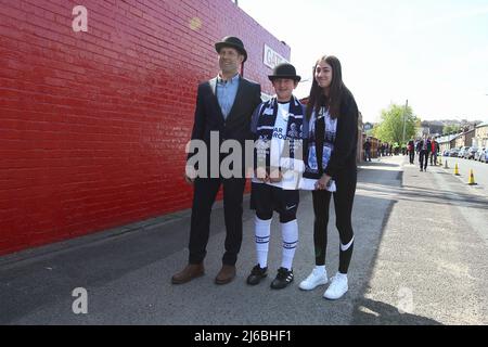 Oakwell, Barnsley, England - 30th April 2022 Preston fans arrive at Oakwell for there Gentry Day game - before the game Barnsley v Preston N.E., Sky Bet EFL Championship 2021/22, at Oakwell, Barnsley, England - 30th April 2022  Credit: Arthur Haigh/WhiteRosePhotos/Alamy Live News Stock Photo