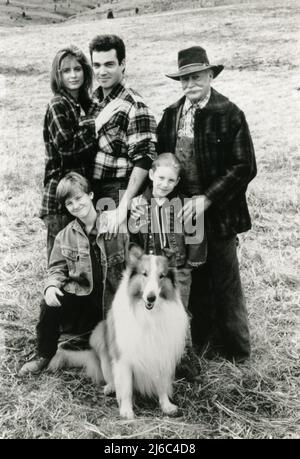 The movie dogs Pippa and Lassie v l at the premiere of the movie