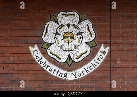 Yorkshire white rose mosaic 'celebrating yorkshire' - Leeds Kirkgate Market, Leeds Stock Photo
