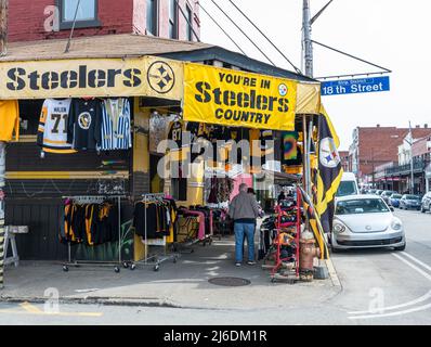 Pittsburgh steelers merchandise people hi-res stock photography and images  - Alamy