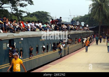 Bangladeshi people are seen inside a train as they travel returning homes to celebrate Eid al-Fitr festival in Dhaka, Bangladesh, on April 30, 2022 . Photo by Habibur Rahman/ABACAPRESS.COM Stock Photo
