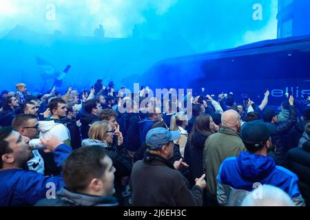 The Everton team bus arrives as fans let off blue flares in Liverpool, United Kingdom on 5/1/2022. (Photo by Conor Molloy/News Images/Sipa USA) Stock Photo