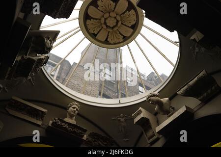 JOHN SOANE'S MUSEUM LONDON THE DOME AREA WITH A MARBLE BUST OF SOANE Stock  Photo - Alamy