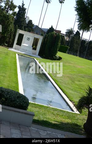 Grave of Douglas Fairbanks - Hollywood Forever Cemetery Stock Photo - Alamy