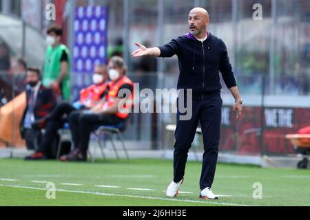 Milan, Italy. 01st May, 2022. Vincenzo Italiano , head coach of Afc  Fiorentina looks on during the Serie A match between Ac Milan and Acf  Fiorentina at Stadio Giuseppe Meazza on May,1