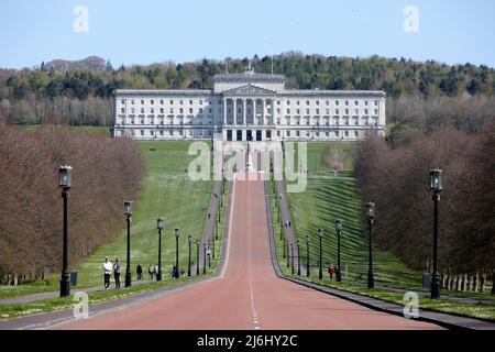 Prince of Wales avenue leading up to Northern Ireland Parliament Buildings in the Stormont estate, East Belfast, Northern Ireland, 20th April 2022. Stock Photo