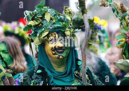Hastings, East Sussex, UK. 02 May, 2022. Jack in the Green is an annual event that takes place in the seaside town of Hastings. A four day event that attracts thousands of people from all over the UK and beyond. Photo Credit: Paul Lawrenson/Alamy Live News Stock Photo
