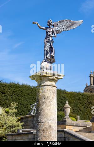 Statue in Blenheim Palace gardens Stock Photo