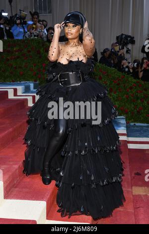 Nicki Minaj in Burberry - Costume Institute Benefit - 1