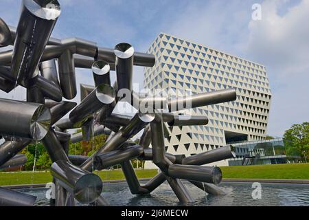 Kinetic water sculpture by artist Pol Bury at the Provincehuis Government Building on Koningin Elisabethlei in Antwerp Stock Photo