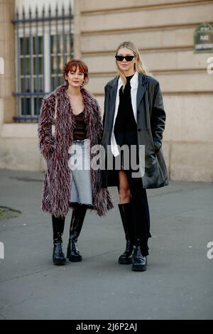 Street style, Alyssa Coscarelli arriving at APC Spring-Summer 2020  ready-to-wear show, held at Rue Cassette, Paris, France, on September 30,  2019. Photo by Marie-Paola Bertrand-Hillion/ABACAPRESS.COM Stock Photo -  Alamy